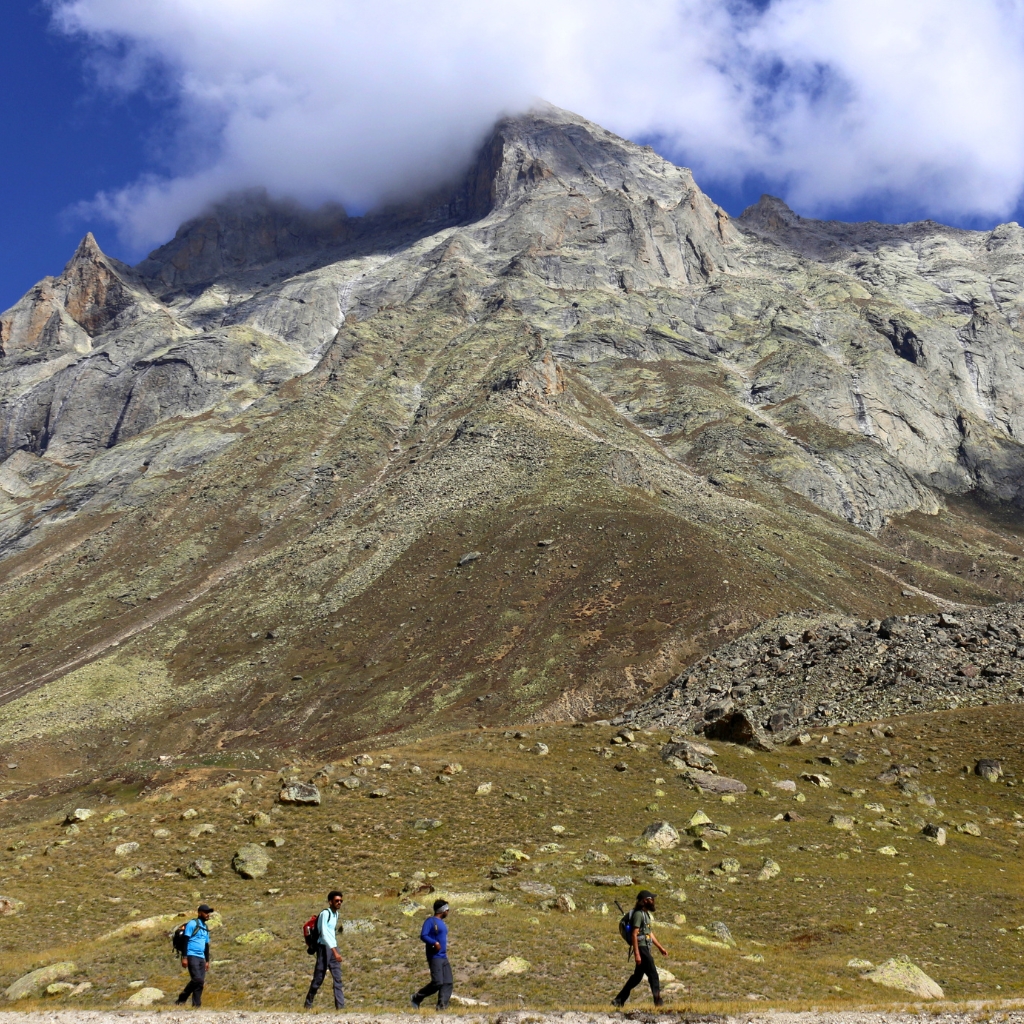 pahadi_bakra_fcustom_tours_ski_touring_india_alpinism_backpacking5